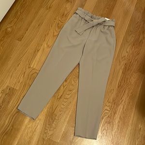 White House Black Market Khaki Tapered Ankle Pull On Pants Size 2 NWT